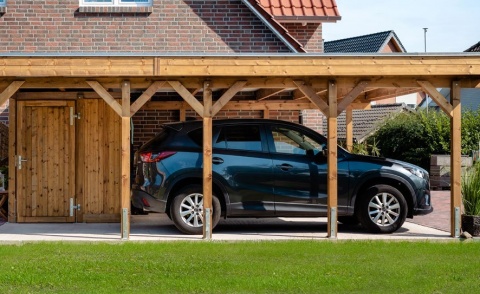 Holz-Carport mit Geräteraum, Vollholz ist kesseldruckimprägniert nach RAL und dauerhaft haltbar