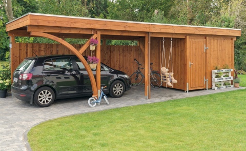 Holz-Carport mit Geräteraum. Douglasienholz ist natürlich dauerhaft haltbar.