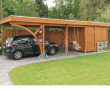 Holz-Carport mit Geräteraum. Douglasienholz ist natürlich dauerhaft haltbar.